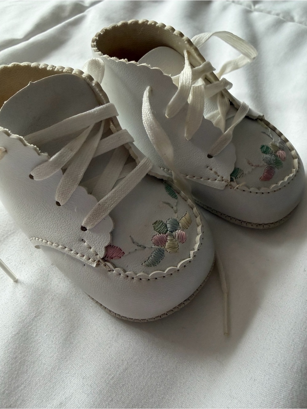 Handmade Infant White Embroidered Lace-Up Shoes size 1